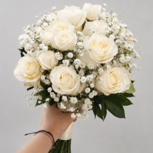 BOUQUET REDONDO EN BLANCOS Y VERDES