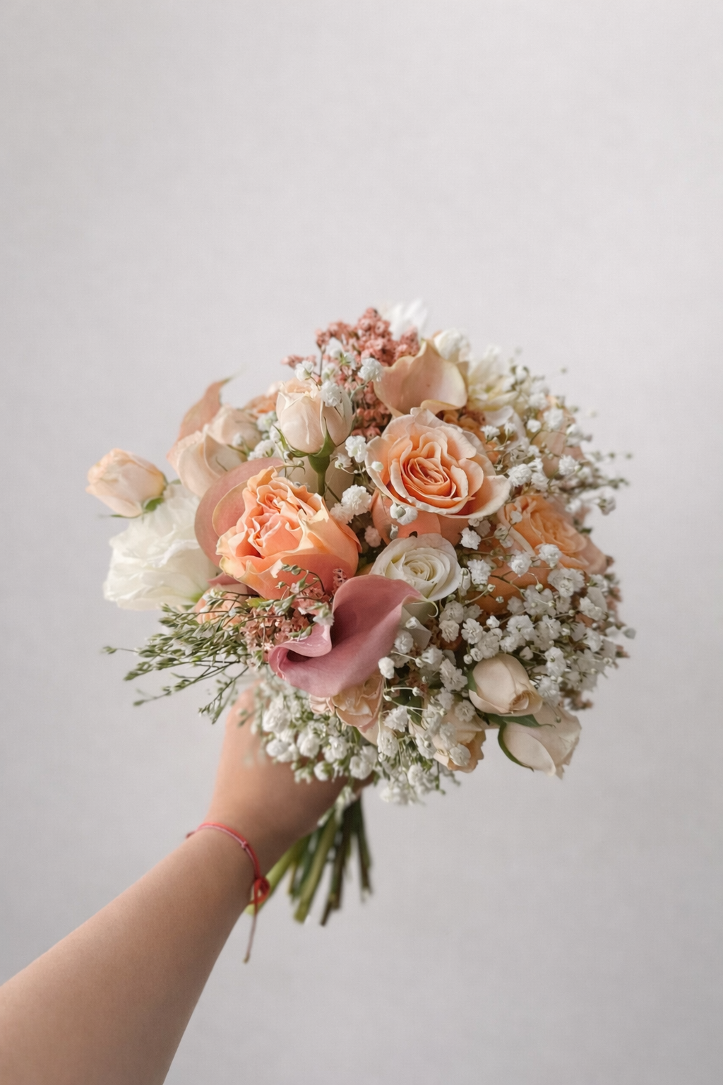 BOUQUET REDONDO EN DAMASCOS Y VERDES
